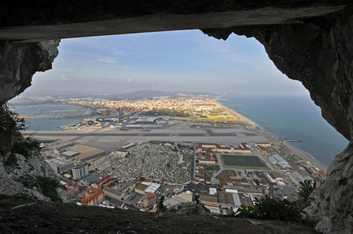 Dva sny Gibraltar sever.jpg